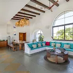 Stayvista At Lotus By The Lake With Pool, Bbq & Lawn